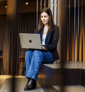 woman-writing-on-computer